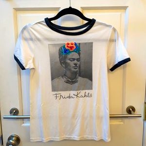 Frida Kahlo t-shirt in white